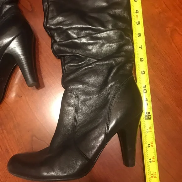 GUESS boots, Black w/Heels & Zippered Back, Size 8 - Picture 9 of 15